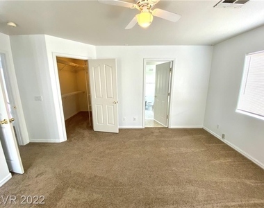 7906 West Gilmore Avenue - Photo Thumbnail 20