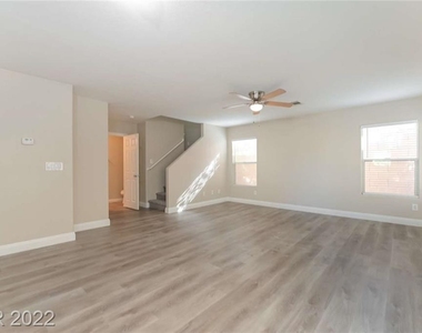 531 Lapford Street - Photo Thumbnail 4