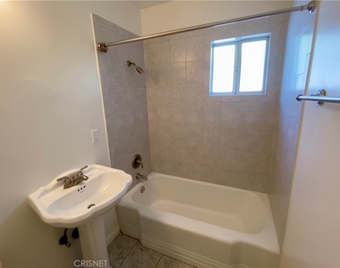 6719 Bovey Avenue - Photo Thumbnail 12