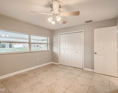 1456 Lakeview Drive Unit - Photo Thumbnail 7