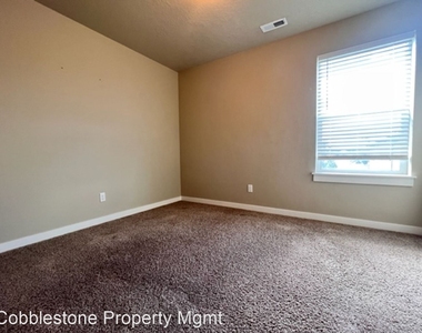 3061 E Ionia Ct - Photo Thumbnail 18