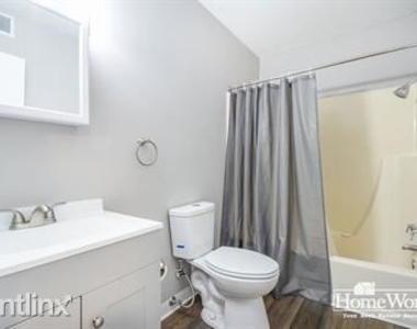 1315 Kinyon St Apt 3 - Photo Thumbnail 9