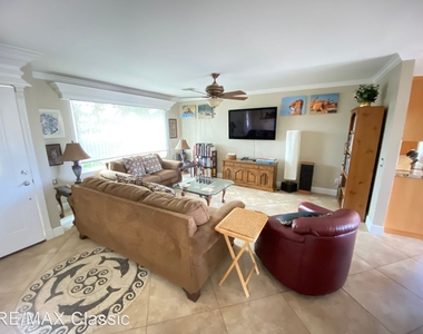 561 Leisure World - Photo Thumbnail 2