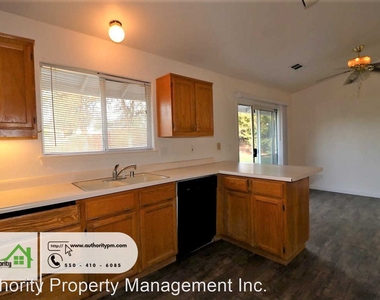 2928 Salmonberry Drive - Photo Thumbnail 9