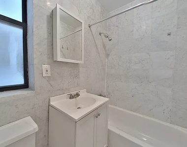 15a West 64th Street - Photo Thumbnail 4