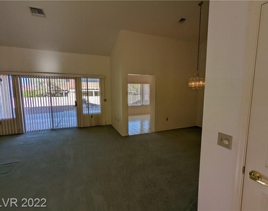 2524 Desert Glen Drive - Photo Thumbnail 3