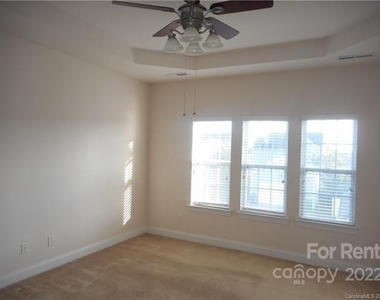 10526 Alvarado Way - Photo Thumbnail 12