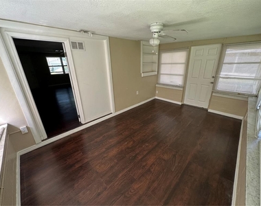 10834 Premier Avenue - Photo Thumbnail 10