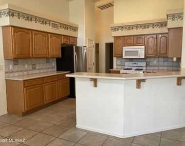 3121 W Painted Hills Ranch Court - Photo Thumbnail 6