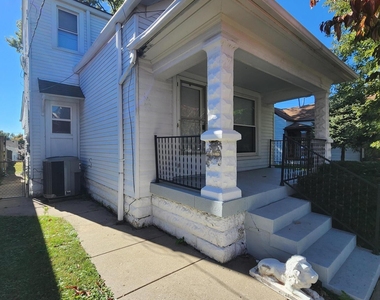 426 E Brandeis Ave - Photo Thumbnail 2