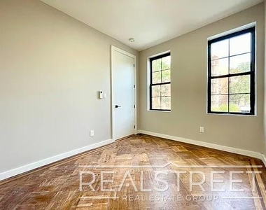 30 Lefferts Avenue - Photo Thumbnail 2