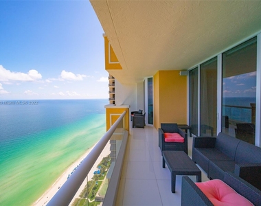 17875 Collins Ave - Photo Thumbnail 23