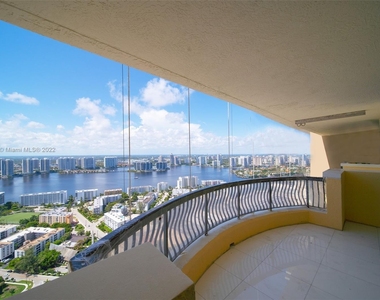 17875 Collins Ave - Photo Thumbnail 45