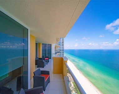 17875 Collins Ave - Photo Thumbnail 31