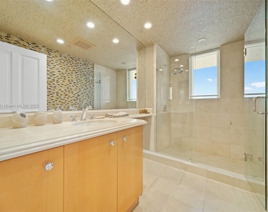 17875 Collins Ave - Photo Thumbnail 54