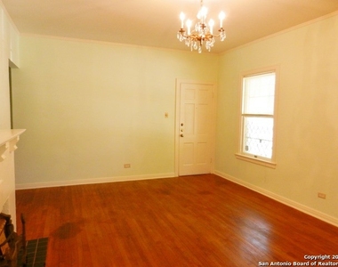 318 E Lullwood Ave - Photo Thumbnail 5