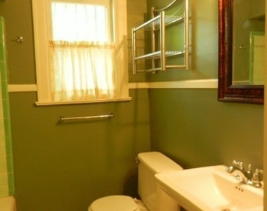 318 E Lullwood Ave - Photo Thumbnail 16