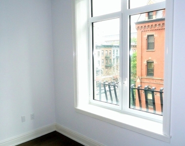 132 A East 65th Street - Photo Thumbnail 4