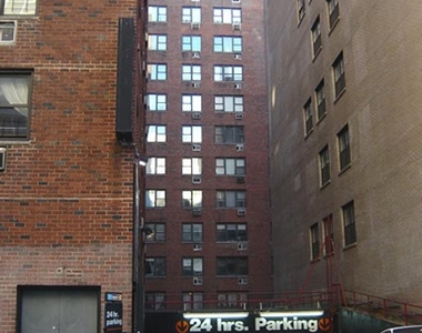 East 79th Street - Photo Thumbnail 2
