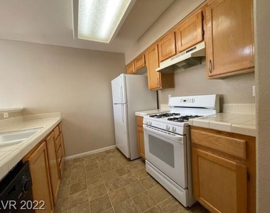 1457 Morro Creek Street - Photo Thumbnail 14