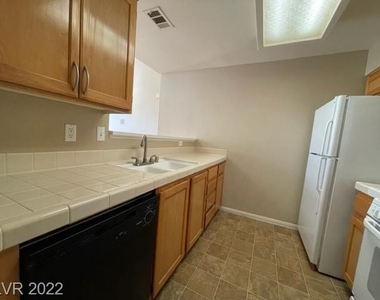 1457 Morro Creek Street - Photo Thumbnail 13