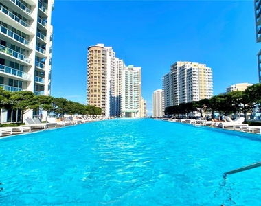 495 Brickell Ave - Photo Thumbnail 17