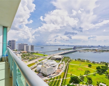 900 Biscayne Blvd - Photo Thumbnail 1