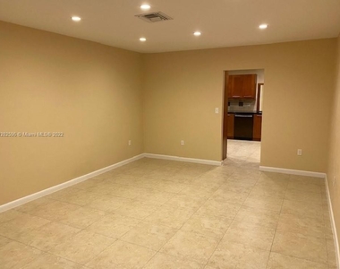 10701 Sw 77th Ct - Photo Thumbnail 2