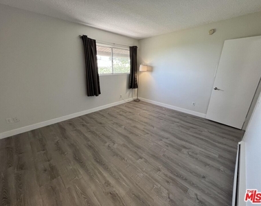 310 S Miraleste Dr - Photo Thumbnail 15