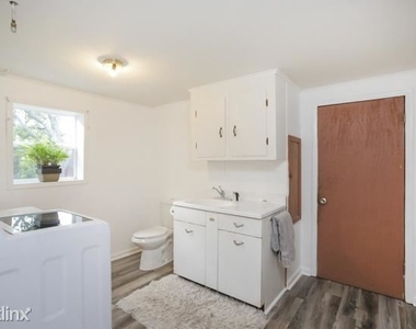 403 R Grosse Point Ct - Photo Thumbnail 38