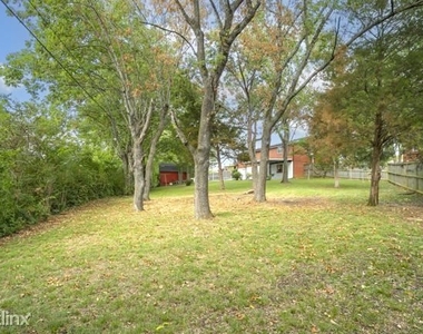 403 R Grosse Point Ct - Photo Thumbnail 31