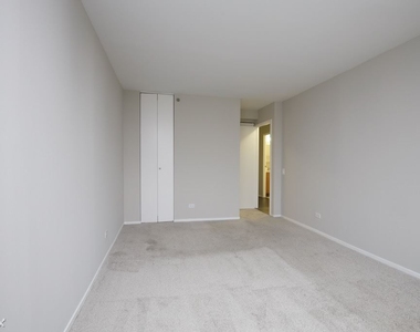 4334 N. Hazel, Unit 206 - Photo Thumbnail 15