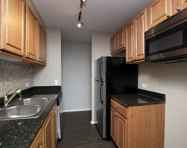 4334 N. Hazel, Unit 206 - Photo Thumbnail 3