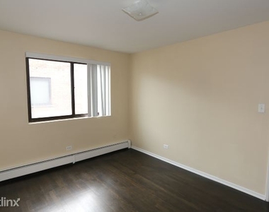 6029 N. Winthrop, Unit 502 - Photo Thumbnail 11