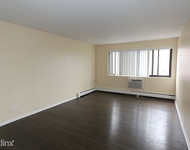 6029 N. Winthrop, Unit 502 - Photo Thumbnail 4