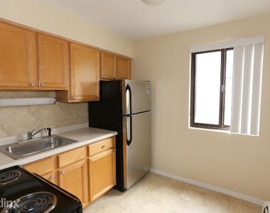 6029 N. Winthrop, Unit 502 - Photo Thumbnail 3