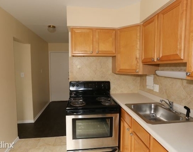 6029 N. Winthrop, Unit 205 - Photo Thumbnail 2