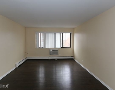 6029 N. Winthrop, Unit 205 - Photo Thumbnail 8