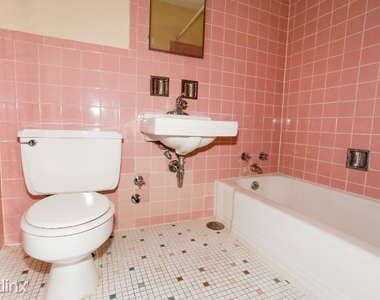 6029 N. Winthrop, Unit 205 - Photo Thumbnail 13