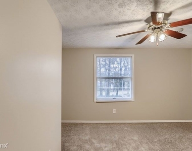 7260 Northgreen Dr Unit - Photo Thumbnail 10