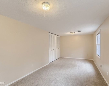 7260 Northgreen Dr Unit - Photo Thumbnail 12