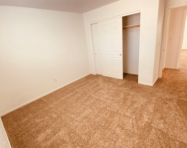 1214 Elliot Circle - Photo Thumbnail 4