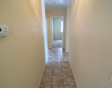 25167 Parkcrest Dr - Photo Thumbnail 11