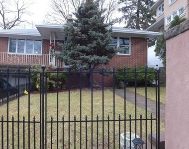 469 Westview Avenue - Photo Thumbnail 13