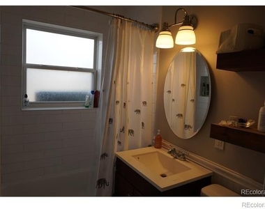 1024 S Leyden Street - Photo Thumbnail 12