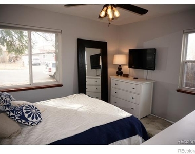 1024 S Leyden Street - Photo Thumbnail 10