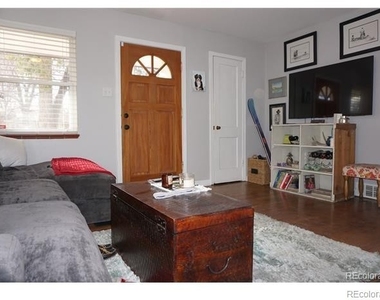 1024 S Leyden Street - Photo Thumbnail 3