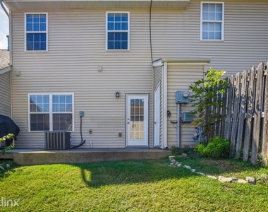 1101 Downs Blvd - Photo Thumbnail 28