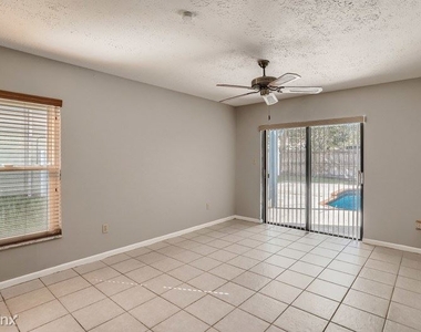 15908 Country Place - Photo Thumbnail 7
