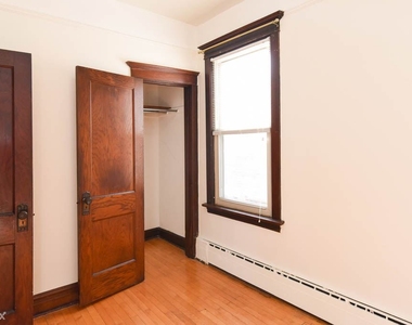 5141 W Roscoe, Unit 3 - Photo Thumbnail 12